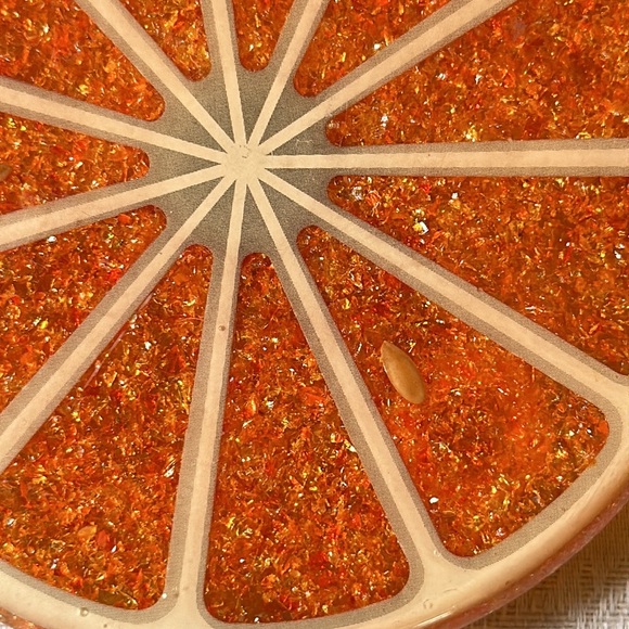 Wondermold resin and crushed glass fruit slide trivet hot plate set - Picture 10 of 14